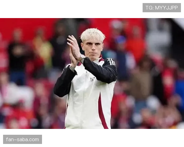 加纳乔高位压迫下的边锋战术角色解析