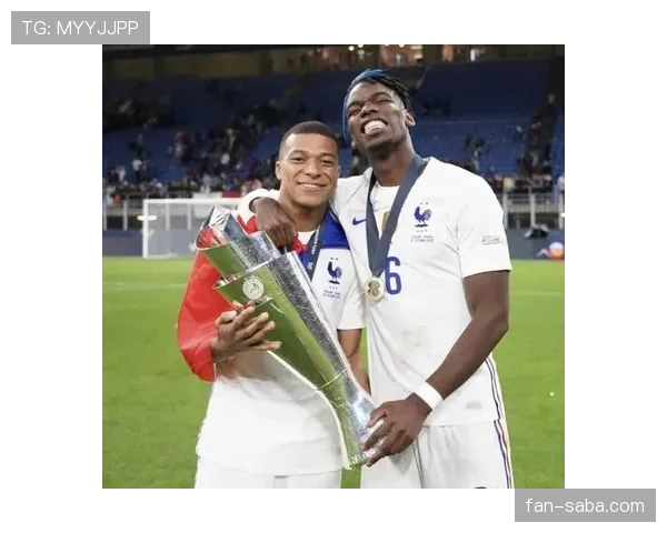 波格巴本赛季中场长传撕防高效接连助攻提升球队进攻节奏