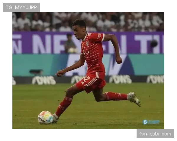 佩德里与穆西亚拉：技术特点与中场职能的差异化解析